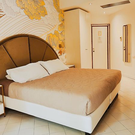Hotel President - Vintage Hotel In Centro Riccione Bagian luar foto