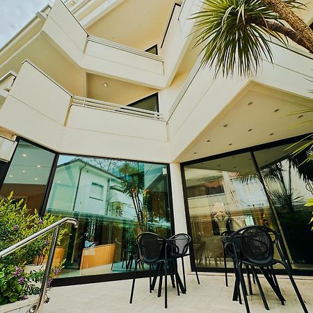 Hotel President - Vintage Hotel In Centro Riccione Bagian luar foto