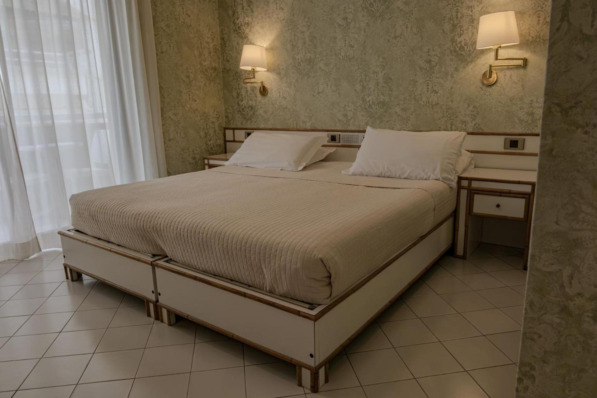Hotel President - Vintage Hotel In Centro Riccione Bagian luar foto