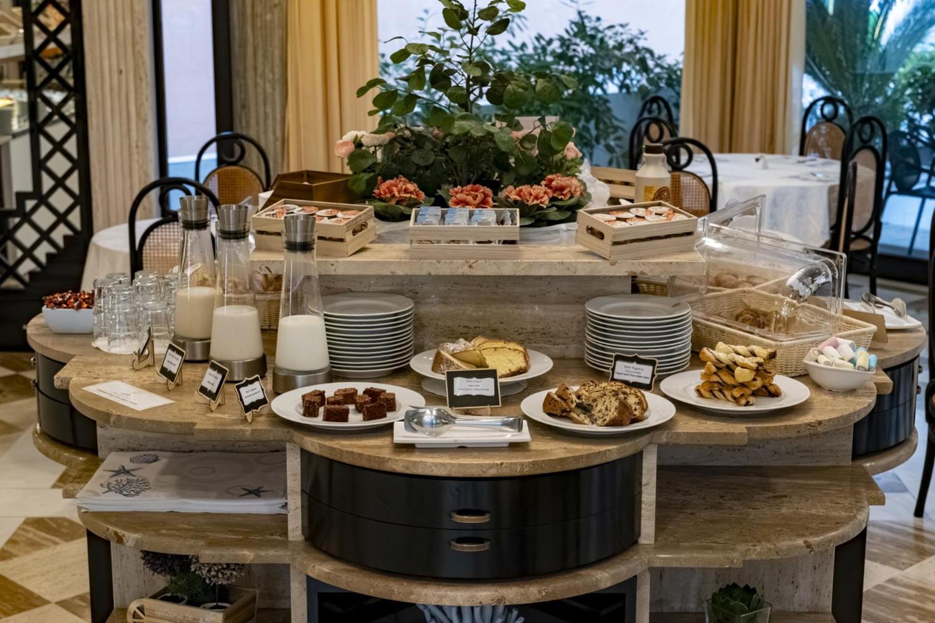 Hotel President - Vintage Hotel In Centro Riccione Bagian luar foto