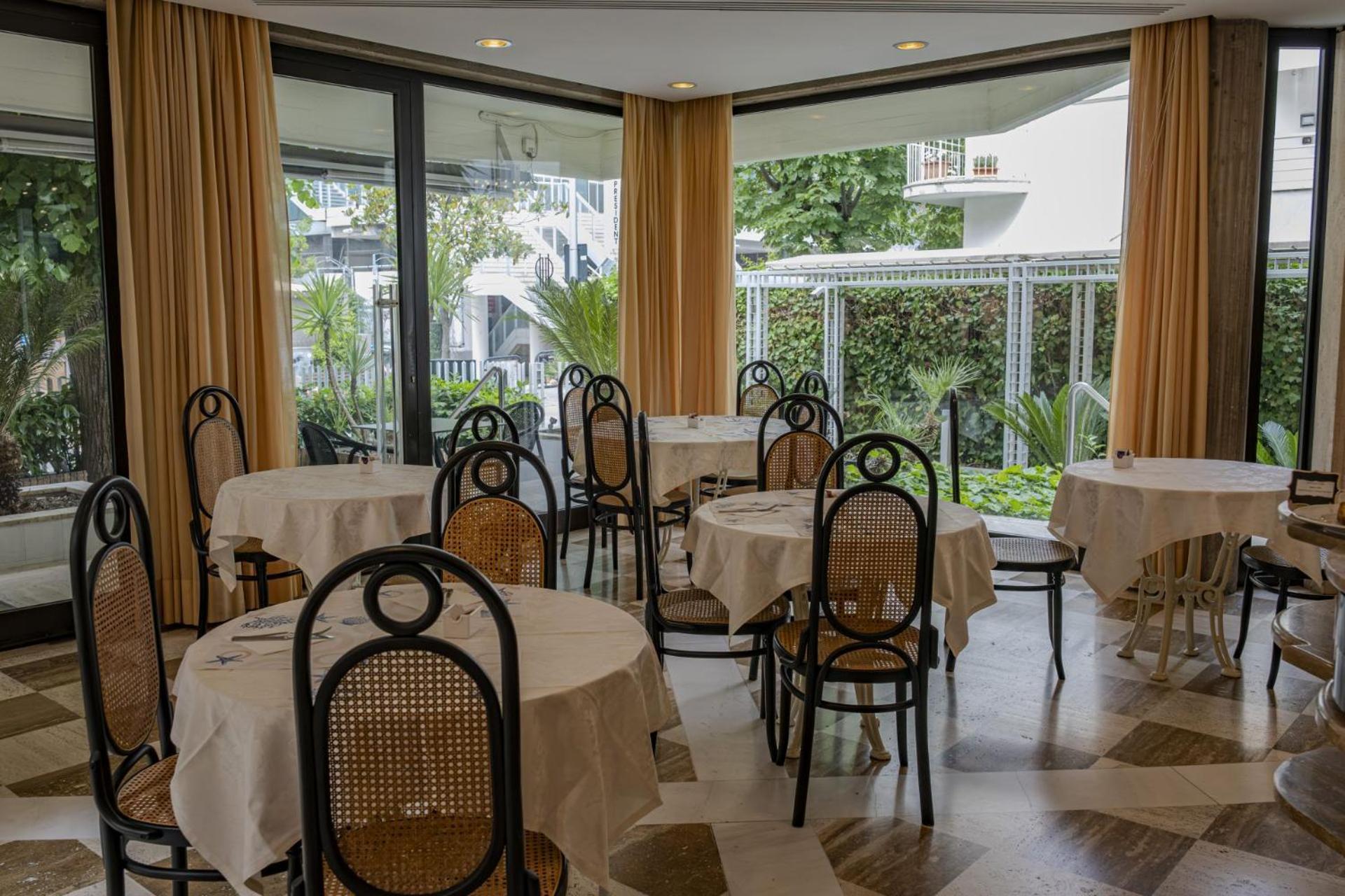 Hotel President - Vintage Hotel In Centro Riccione Bagian luar foto