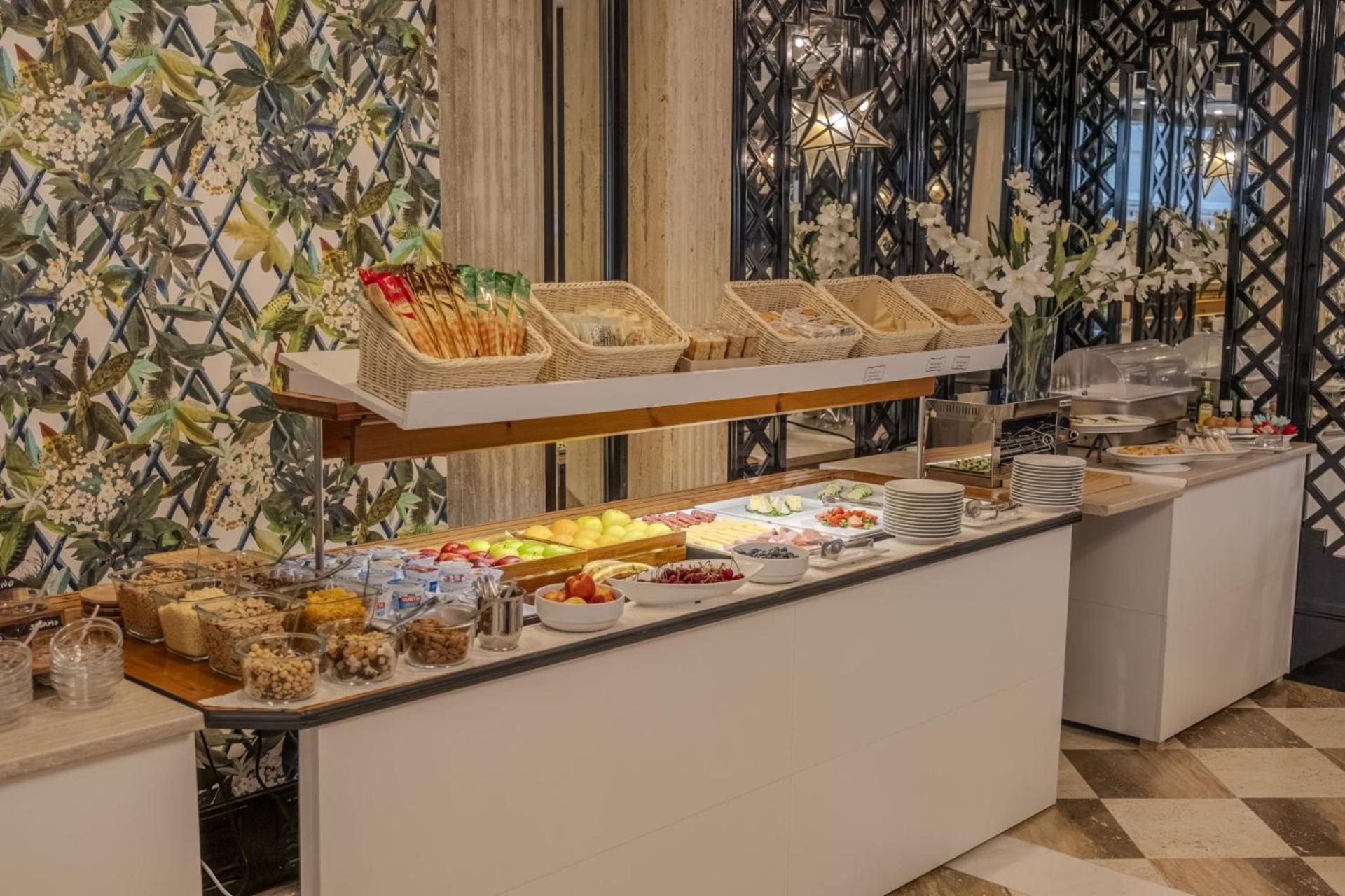Hotel President - Vintage Hotel In Centro Riccione Bagian luar foto