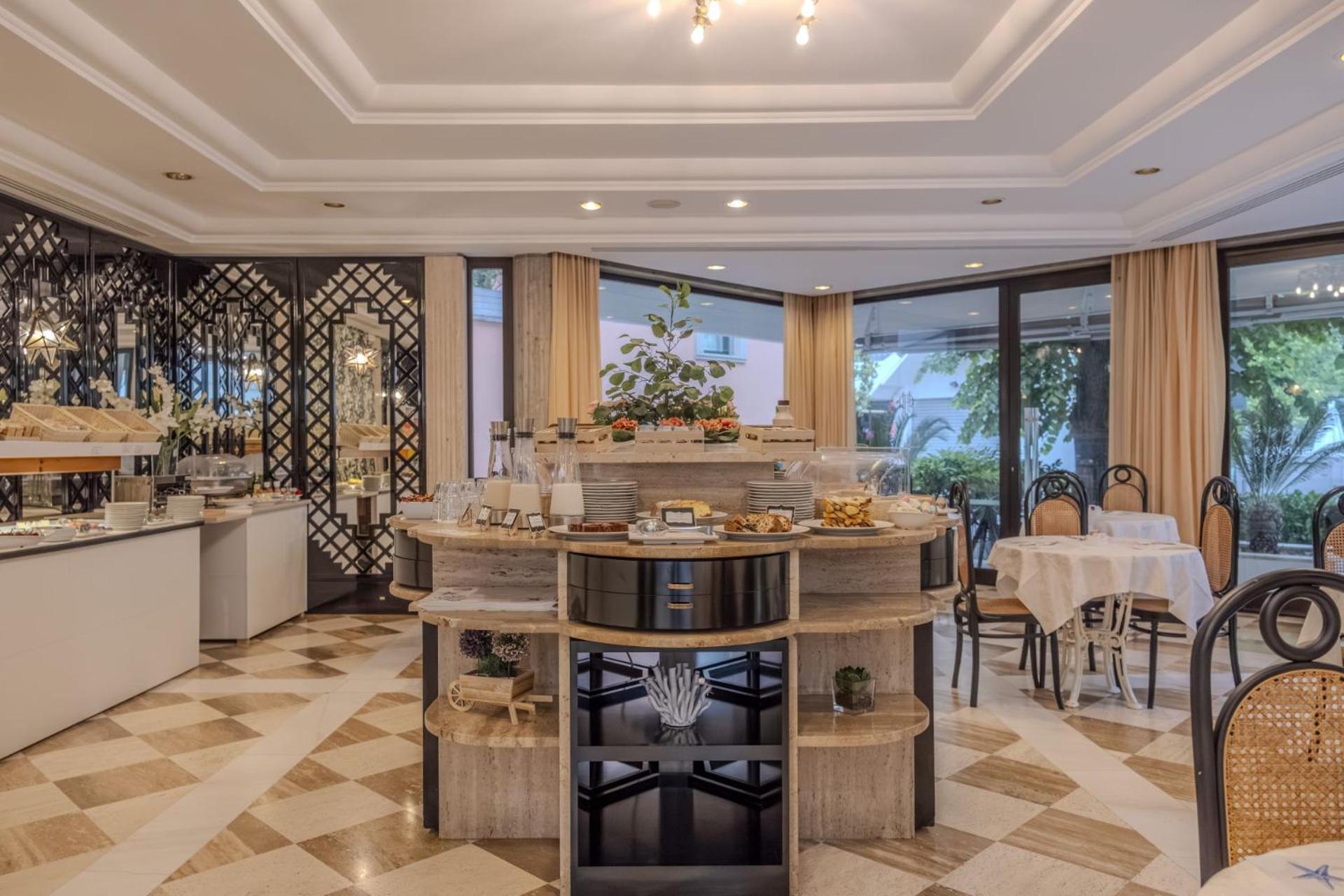 Hotel President - Vintage Hotel In Centro Riccione Bagian luar foto