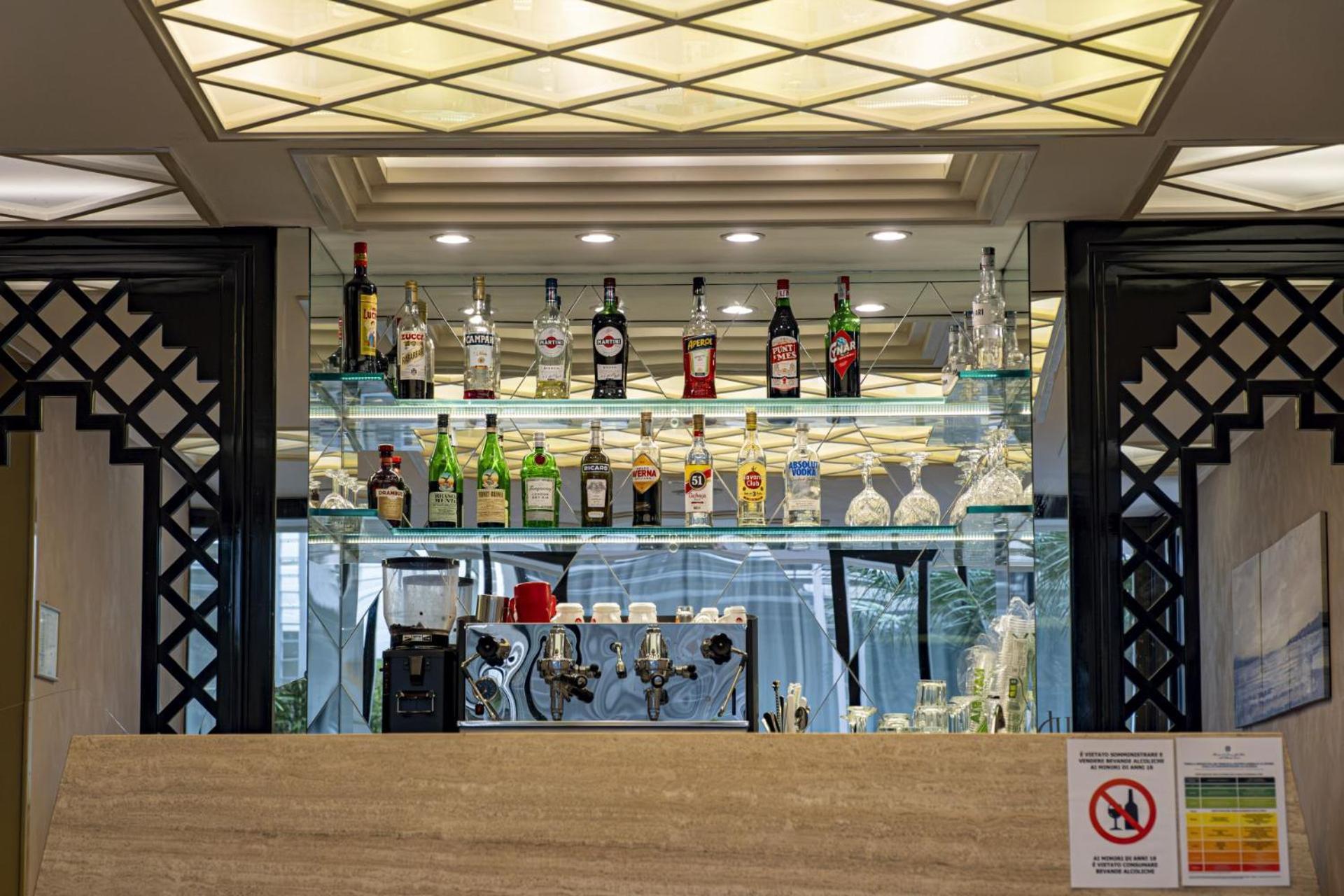 Hotel President - Vintage Hotel In Centro Riccione Bagian luar foto