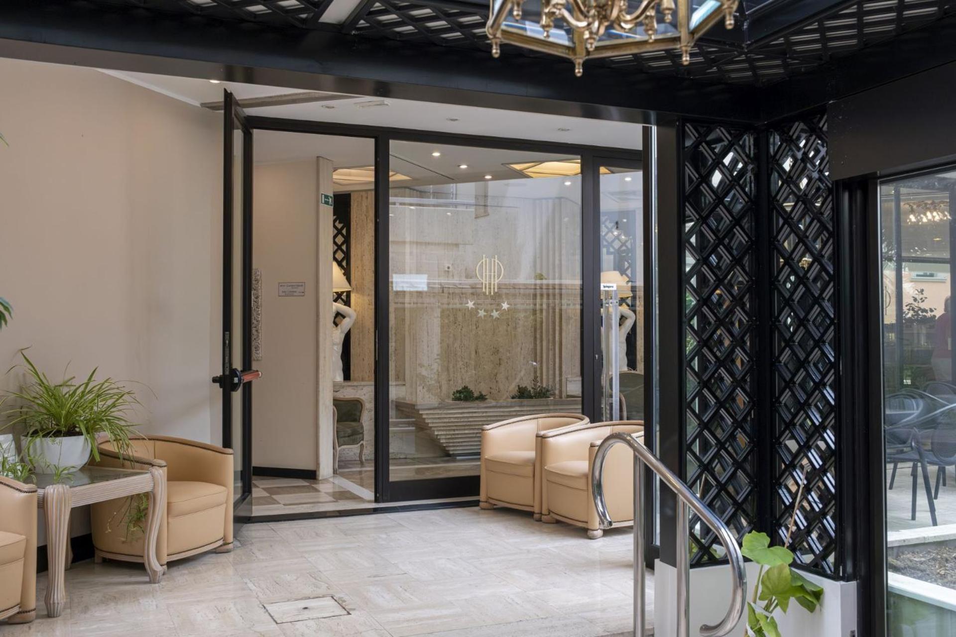Hotel President - Vintage Hotel In Centro Riccione Bagian luar foto