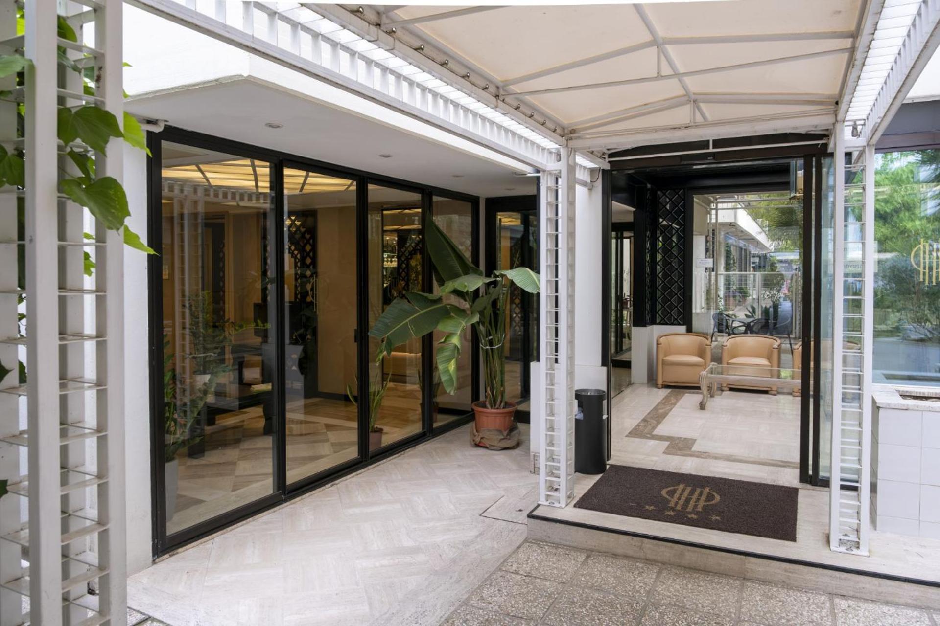 Hotel President - Vintage Hotel In Centro Riccione Bagian luar foto