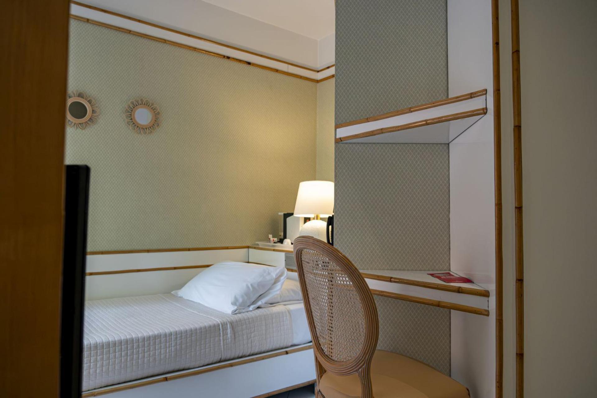 Hotel President - Vintage Hotel In Centro Riccione Ruang foto