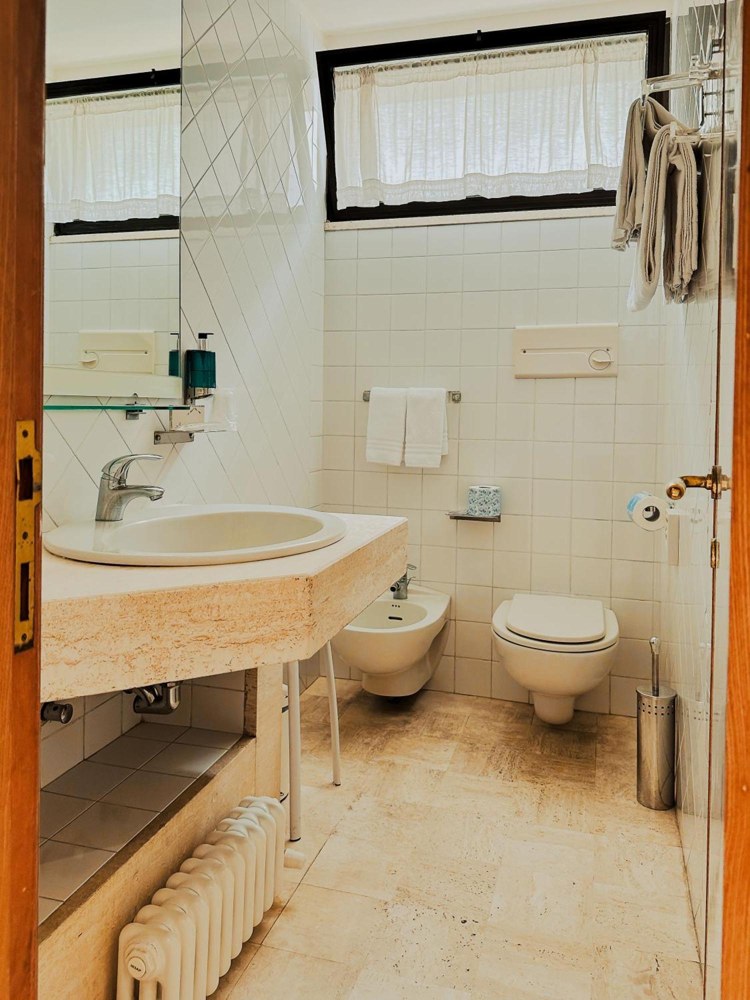 Hotel President - Vintage Hotel In Centro Riccione Bagian luar foto