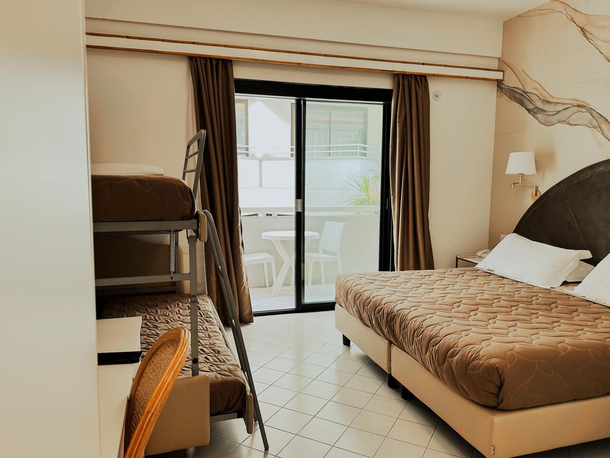 Hotel President - Vintage Hotel In Centro Riccione Bagian luar foto