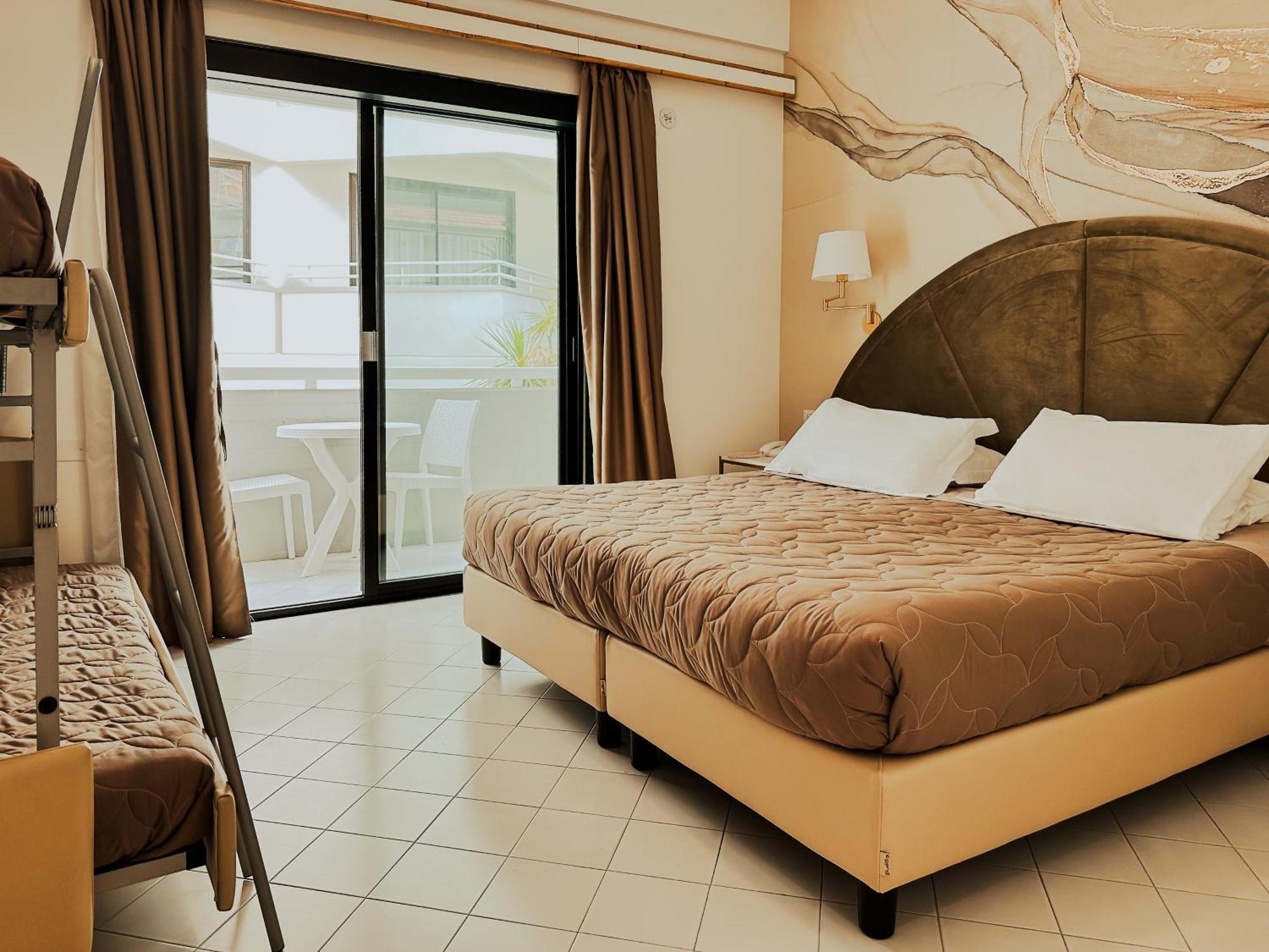 Hotel President - Vintage Hotel In Centro Riccione Bagian luar foto