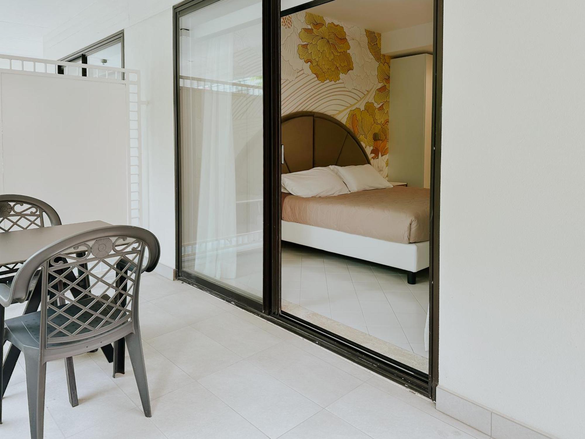 Hotel President - Vintage Hotel In Centro Riccione Bagian luar foto